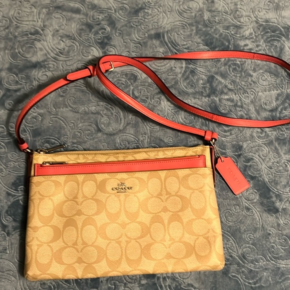 EUC Coach Crossbody - Picture 5 of 6